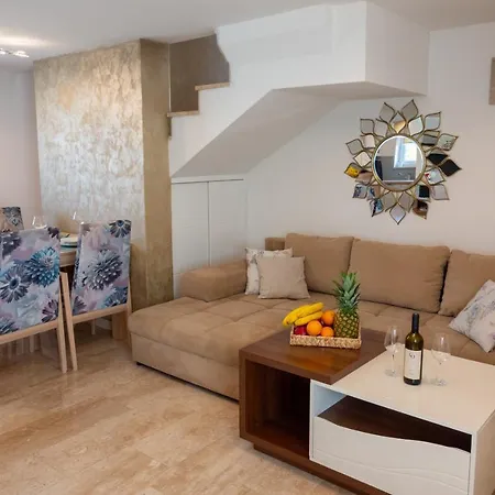 Сasa de vacaciones House With Private Pool Vrh (Krk)
