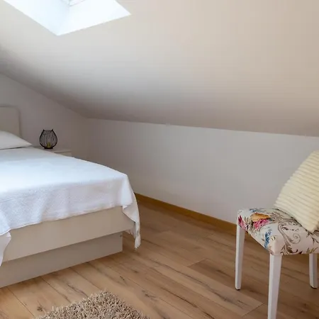 House With Private Pool * Vrh (Krk)