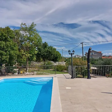 House With Private Pool Vrh (Krk)